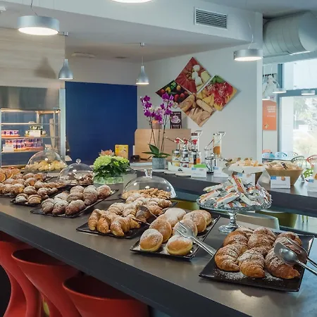 Camplus Bononia Casa Per Ferie * 볼로냐